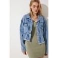 جاكيت جينز نسائي أزرق متوسط بدون درزات مع جيوب واسعة – Happiness İstanbul