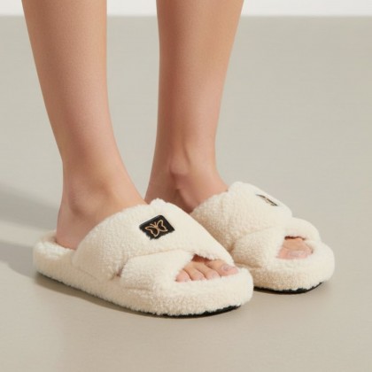 حفاية شتوية للنساء لون أبيض