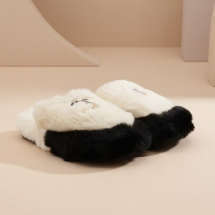 حفاية شتوية للنساء لون أبيض وأسود من الأسفل