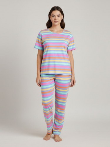 بجامة ستاتي مخطط مكونه من قطعتين بنطلون وتيشيرت قطني ملون