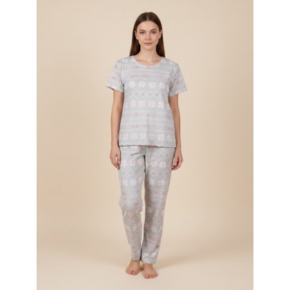 بجامة ستاتي بنقشه مكونه من قطعتين بنطلون وتيشيرت قطني لون فستقي ومشمشي