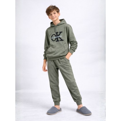 بجامة مخمل قطعتين بطاقية ولادي لون زيتي