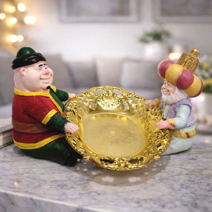 فنانيس مع صحن