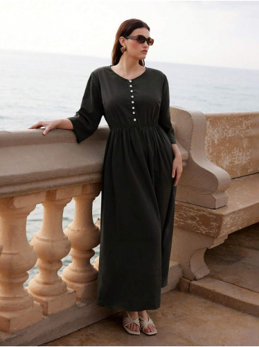 فستان نسائي بأكمام طويلة لون أسود