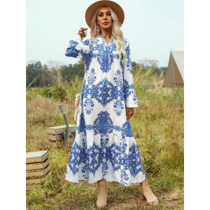 فستان نسائي بأكمام طويلة لون أبيض مزخرف أزرق