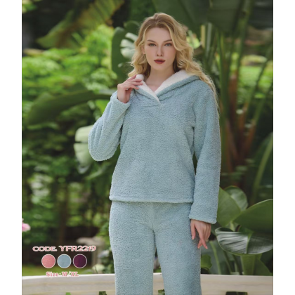 بجامة فرو نسائية قطعتين لون ازرق فاتج