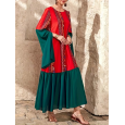 فستان بتصميم تراثي لون أحمر وأخضر