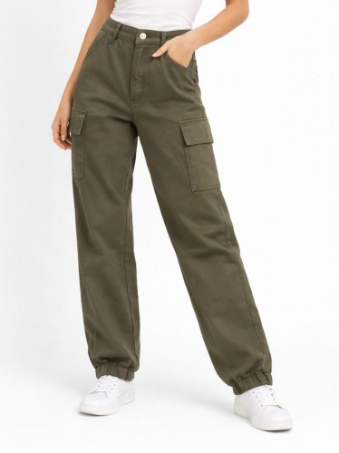 بنطلون كارجو ستاتي لون زيتي