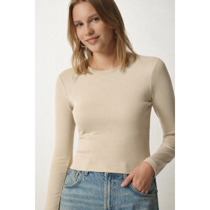 بلوز تحت الاواعي باللون البيج