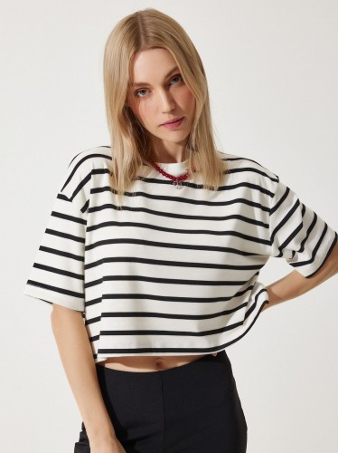 بلوزة ستاتي مخطط أبيض وأسود