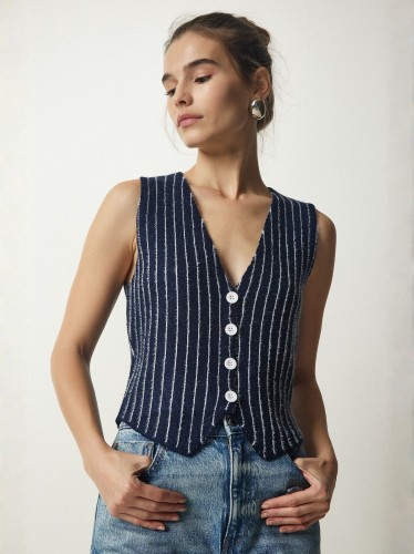 فيست ستاتي كحلي مخطط أبيض