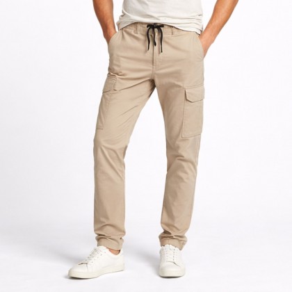 بنطلون رجالي قطن بتصميم جيوب جانبية لون بيج