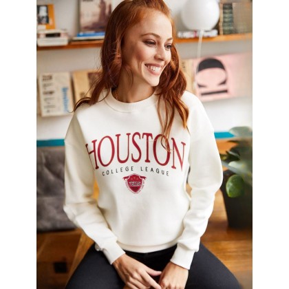 هودي ستاتي باللون الابيض وكتابة حمراء