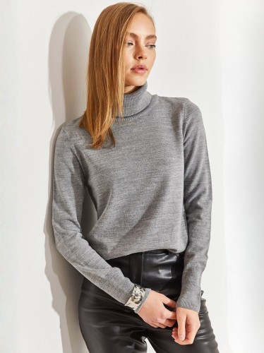 هاينيك نسائي لون سكني