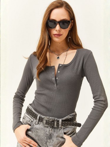 بلوزة ستاتي لون سكني