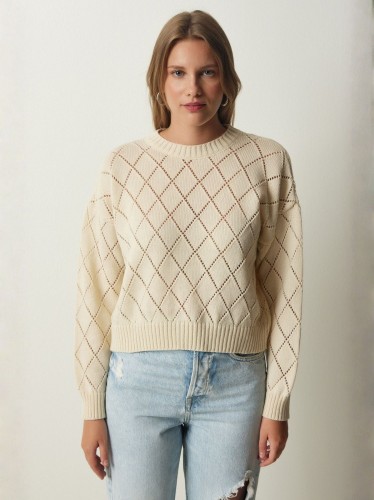 بلوزة ستاتي لون بيج