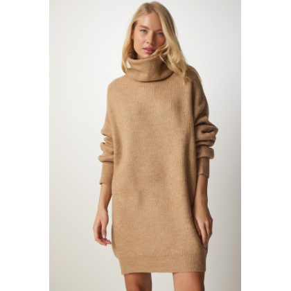 بلوز شتوي طويل باللون الكموني مع قبة عريضة