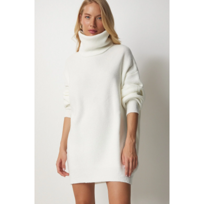 بلوز مع قبة عريضة طويلة باللون الابيض