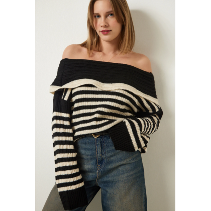 اوف شولدر باللون الاسود والبيج