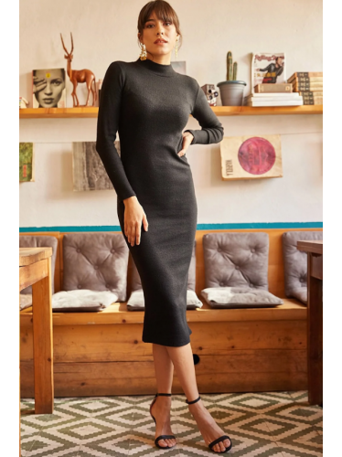 فستان ستاتي أسود طويل