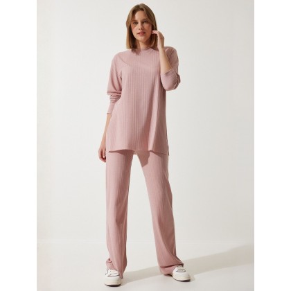 طقم قطعتين باللون المشمشي بنطلون وبلوز