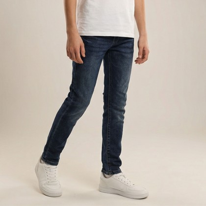 بنطال جينز سليم فيت ولادي لون أزرق غامق