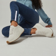 Skechers Women's BOBS Sport Sparrow 2.0 - Allegiance Crew Shoes  - حذاء سكيتشرز بوب سبورت سبارو 2.0 للنساء لون أوفوايت