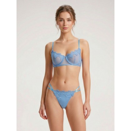 طقم قطعتين صدرية وكلوت نسائي لون أزرق