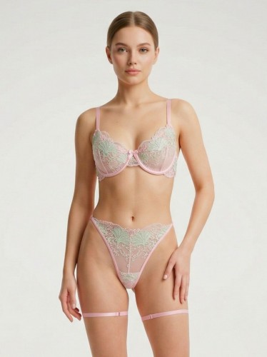 طقم لانجري قطعتين صدرية وكلوت نسائي لون زهري