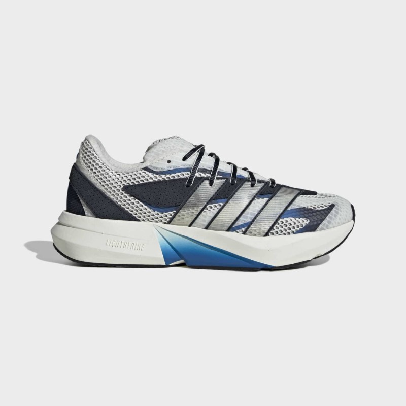 أحذية رياضية رجالي — adidas Men's LIGHTBLAZE SNEAKERS - White