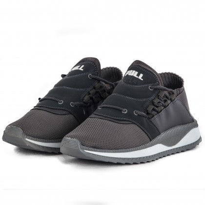 Pull Sport Footwear