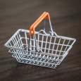 مضيفة على شكل سلة تسوق حجم صغير